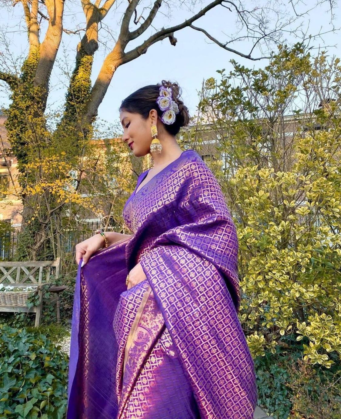 Stylish Purple Colored Printed Saree For Women