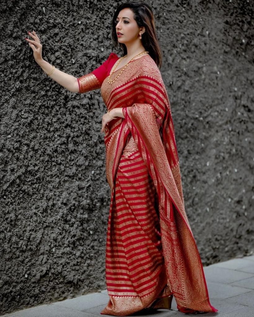 Innovative Red Colored Printed Saree For Women