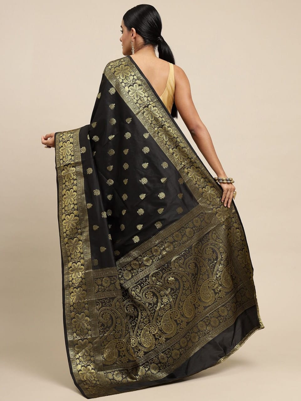 Lovely Black Colored Printed Saree For Women