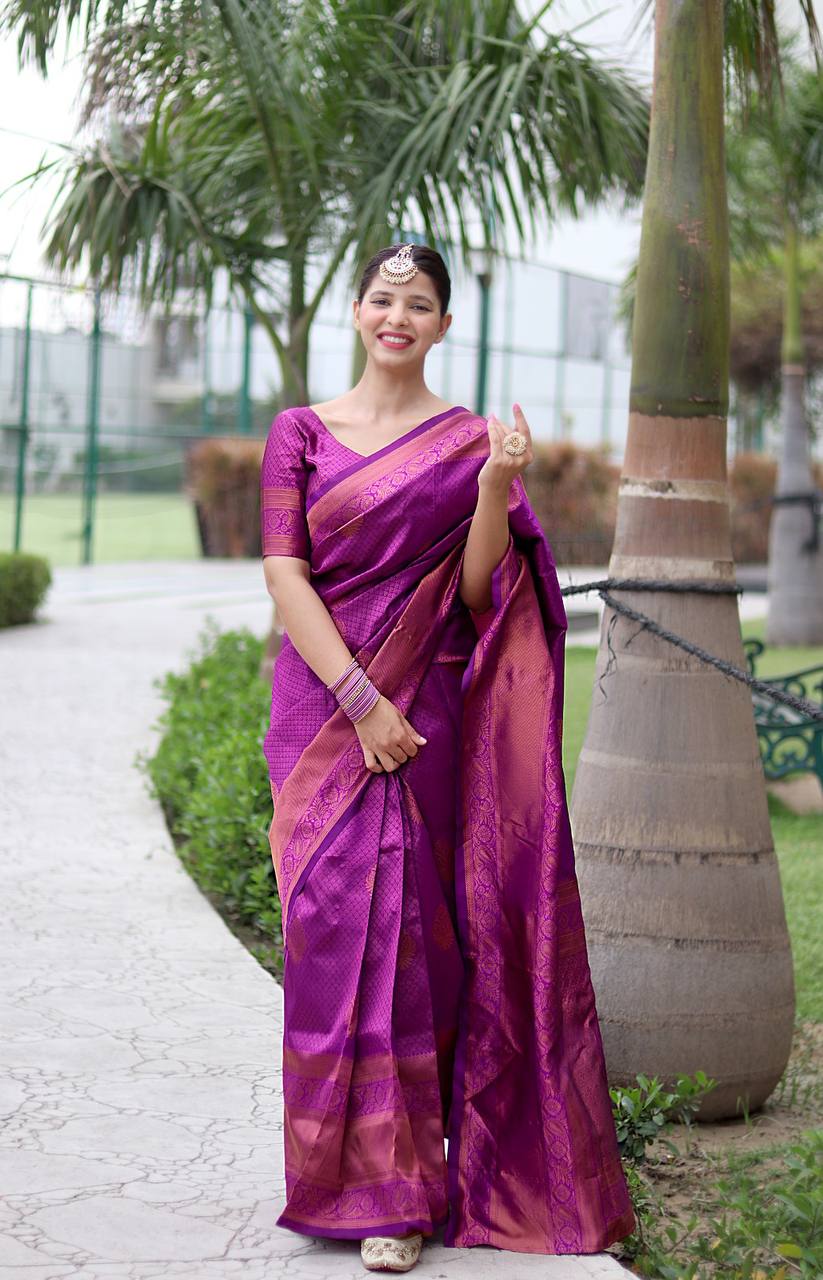 Refreshing Purple Colored Printed Saree For Women