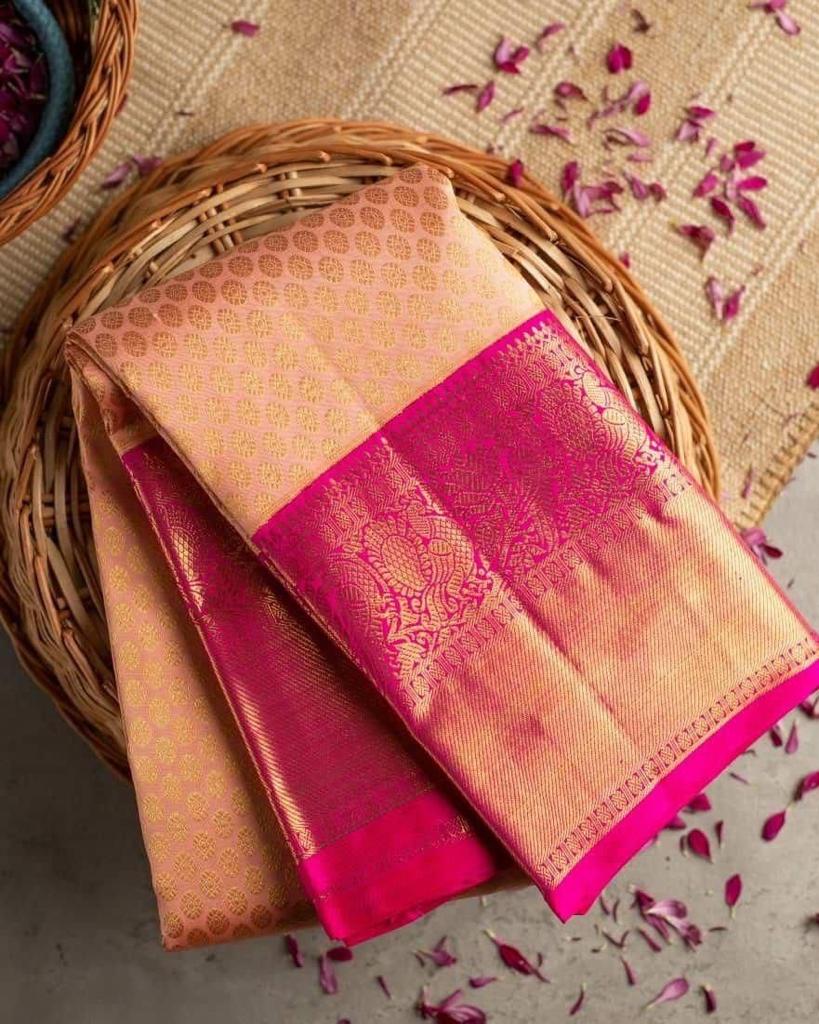 Flattering Peach And Pink Colored Printed Saree For Women