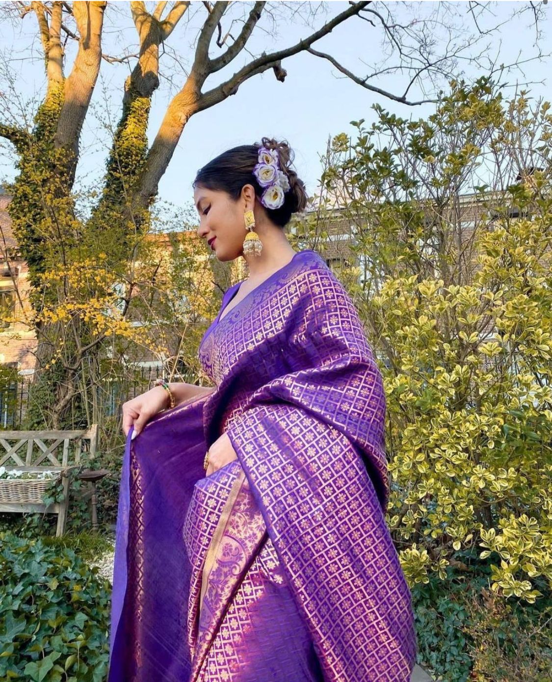 Stylish Purple Colored Printed Saree For Women