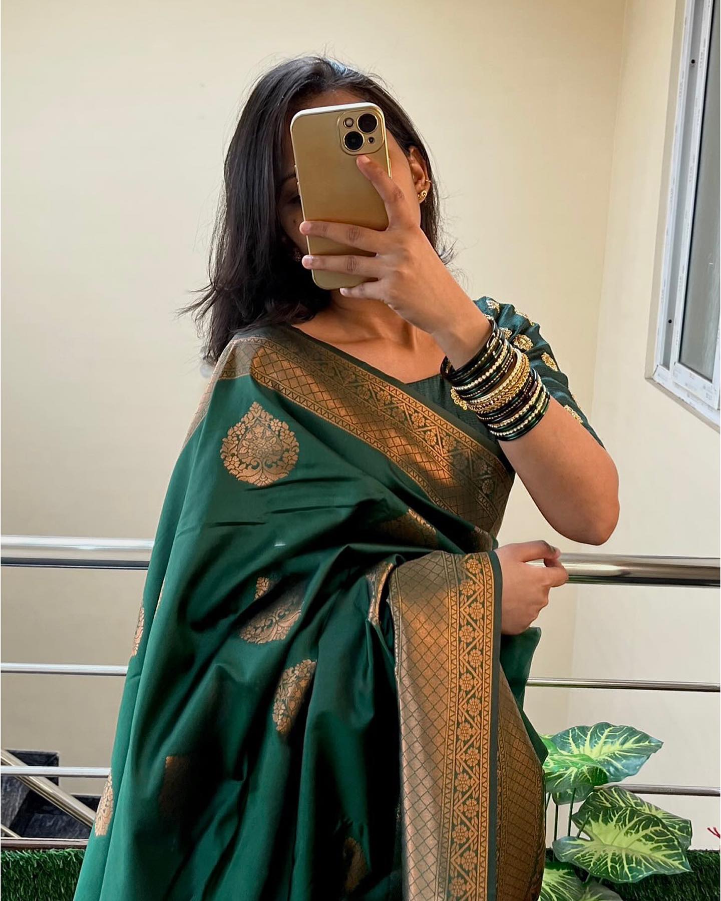 Surpassing Dark Green Colored Printed Saree For Women