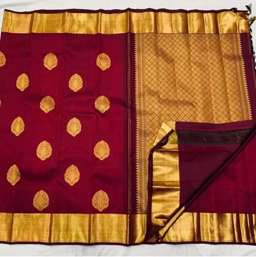 Hypnoti Maroon Colored Printed Saree For Women