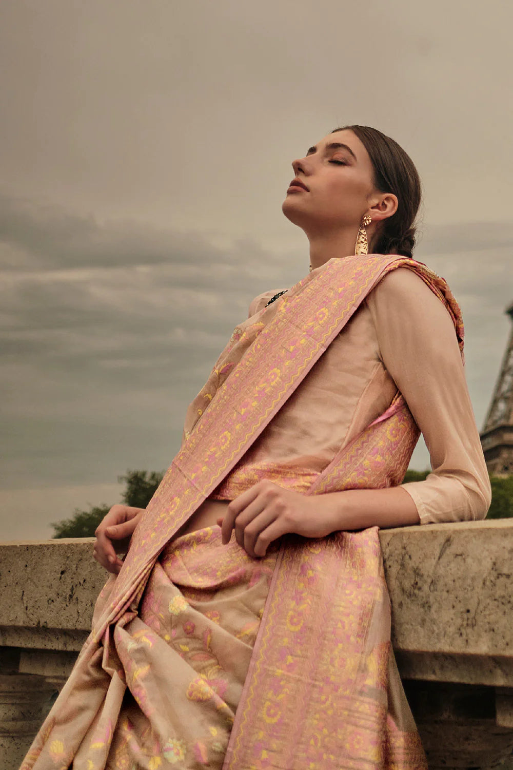 Flattering Peach Color Printed Work Linen Saree