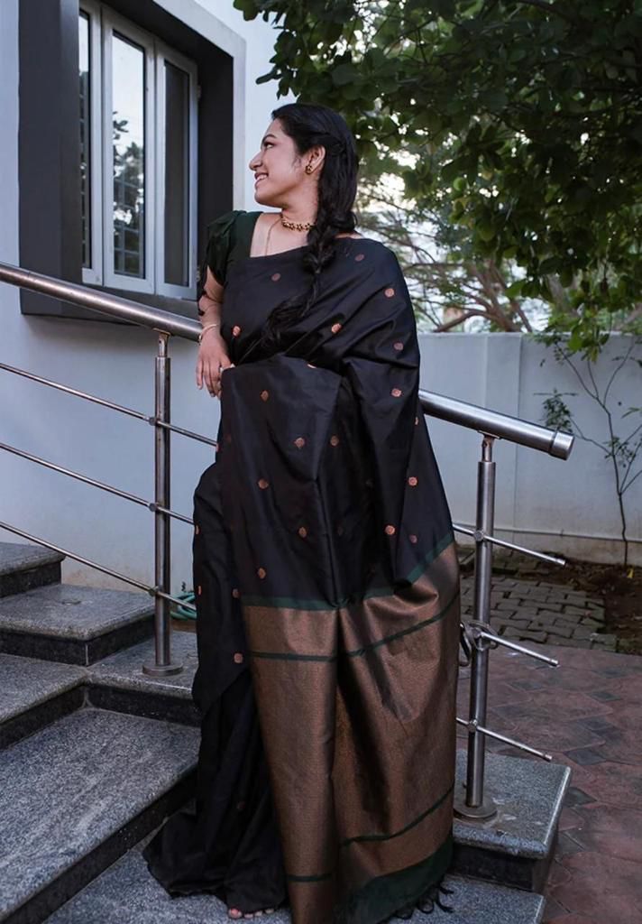 Trendy Black Colored Printed Saree For Women