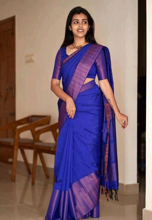 Entrancing Royal Blue Colored Printed Saree For Women