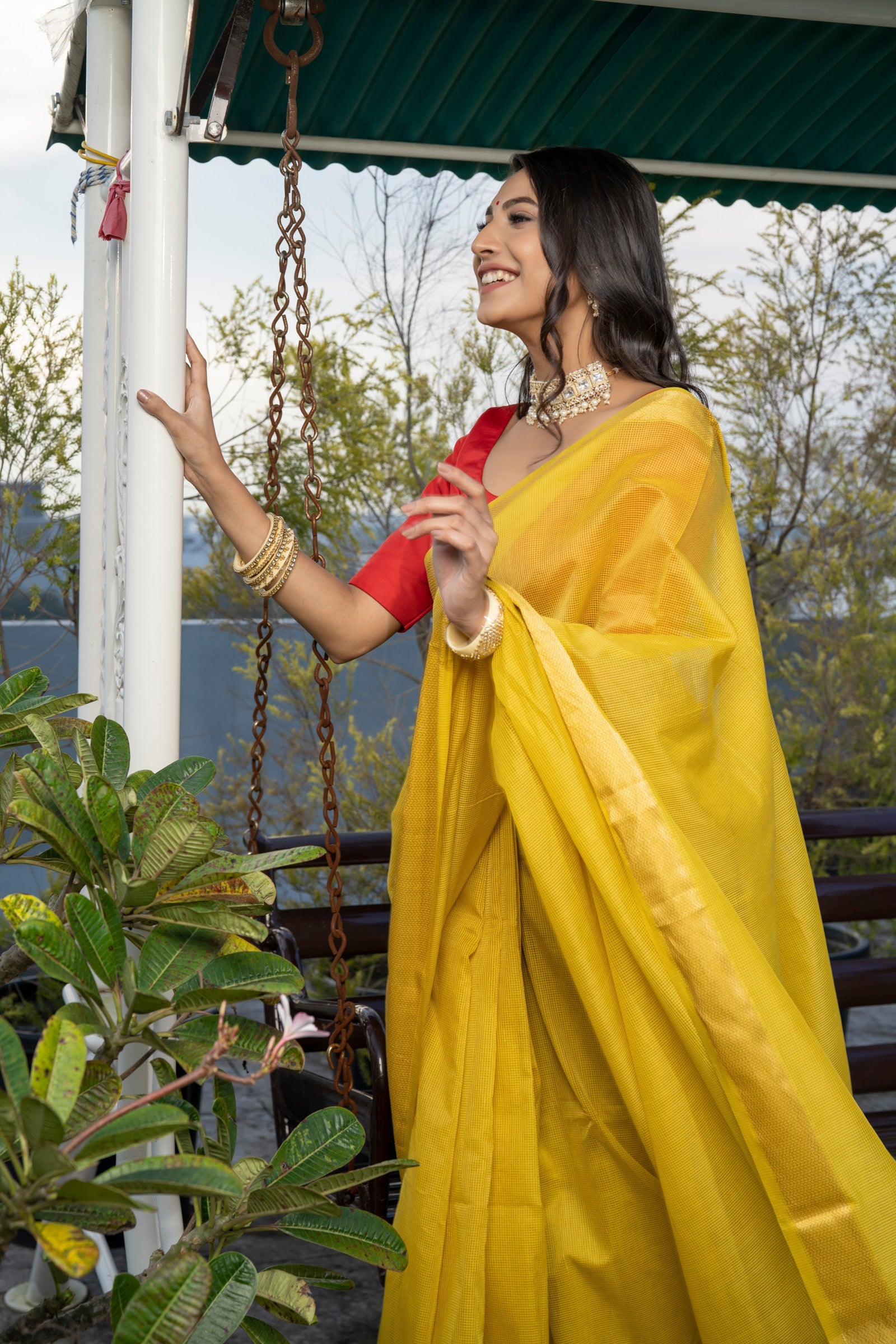 Borderless powder blue plain saree Kamala Silk Saree, colourful floral  design digital printed blouse