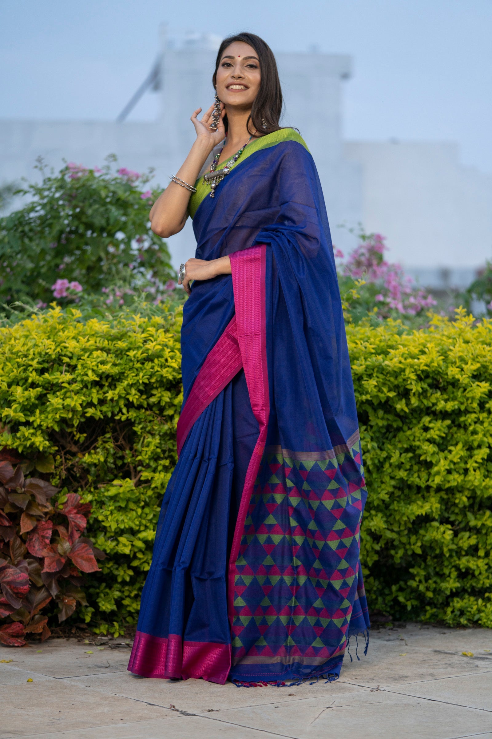 Women's Night Blue Linen Saree With Blouse