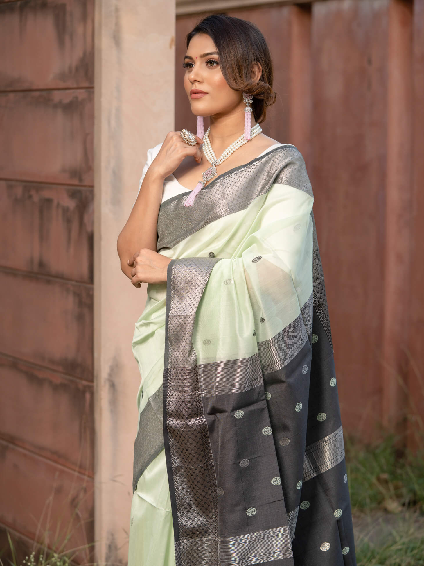 Pure Linen Cream Saree With Blouse