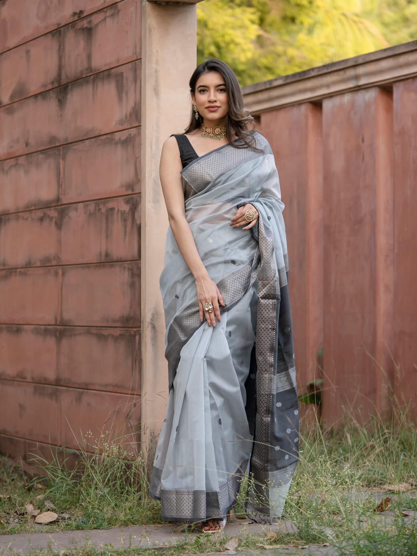 Grey Linen Saree- Handwoven - Office & Day-long Shopping Wear – Dharang