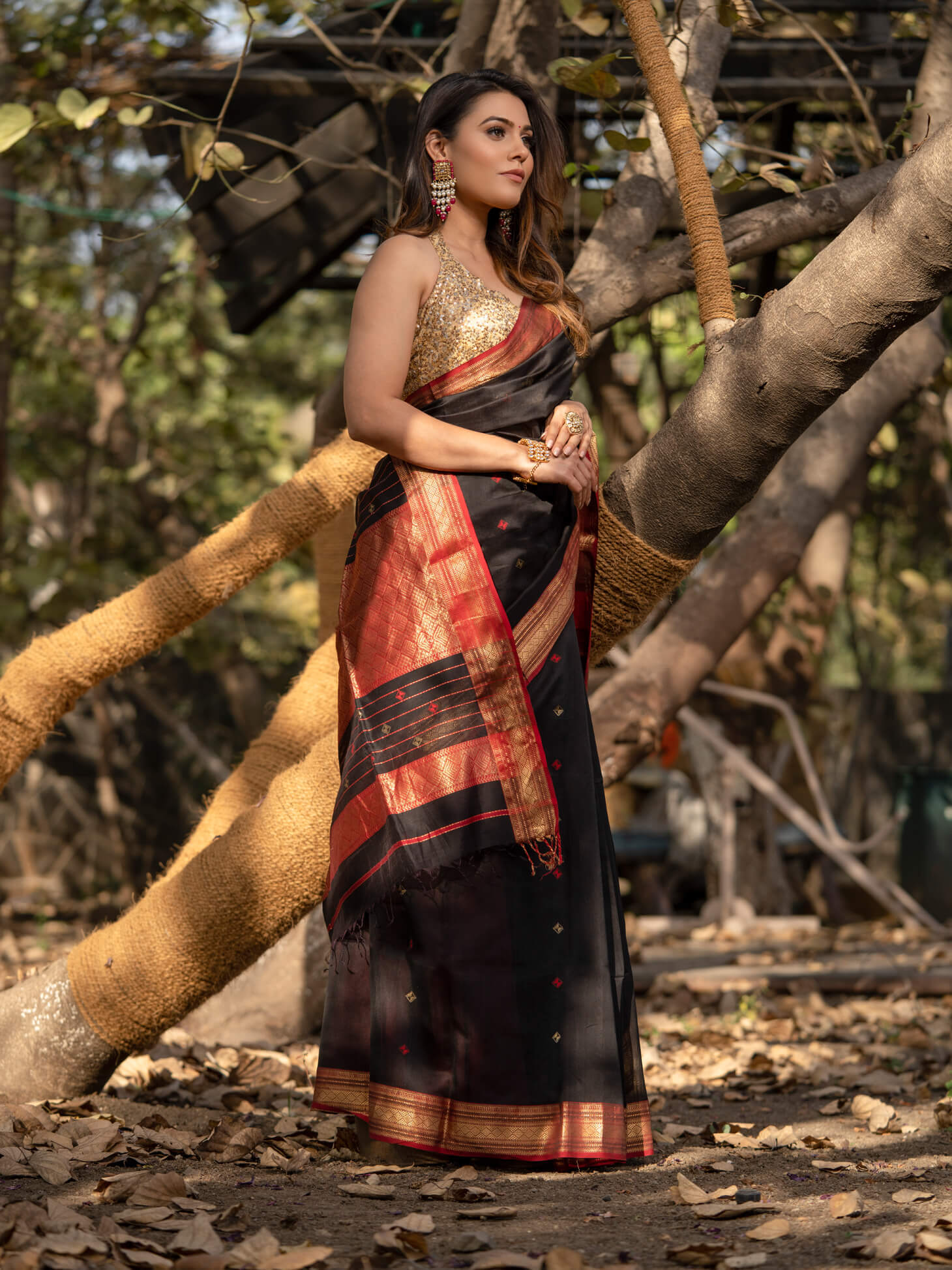 Desirable Black Linen Blend Saree With Unstitched Blouse Piece