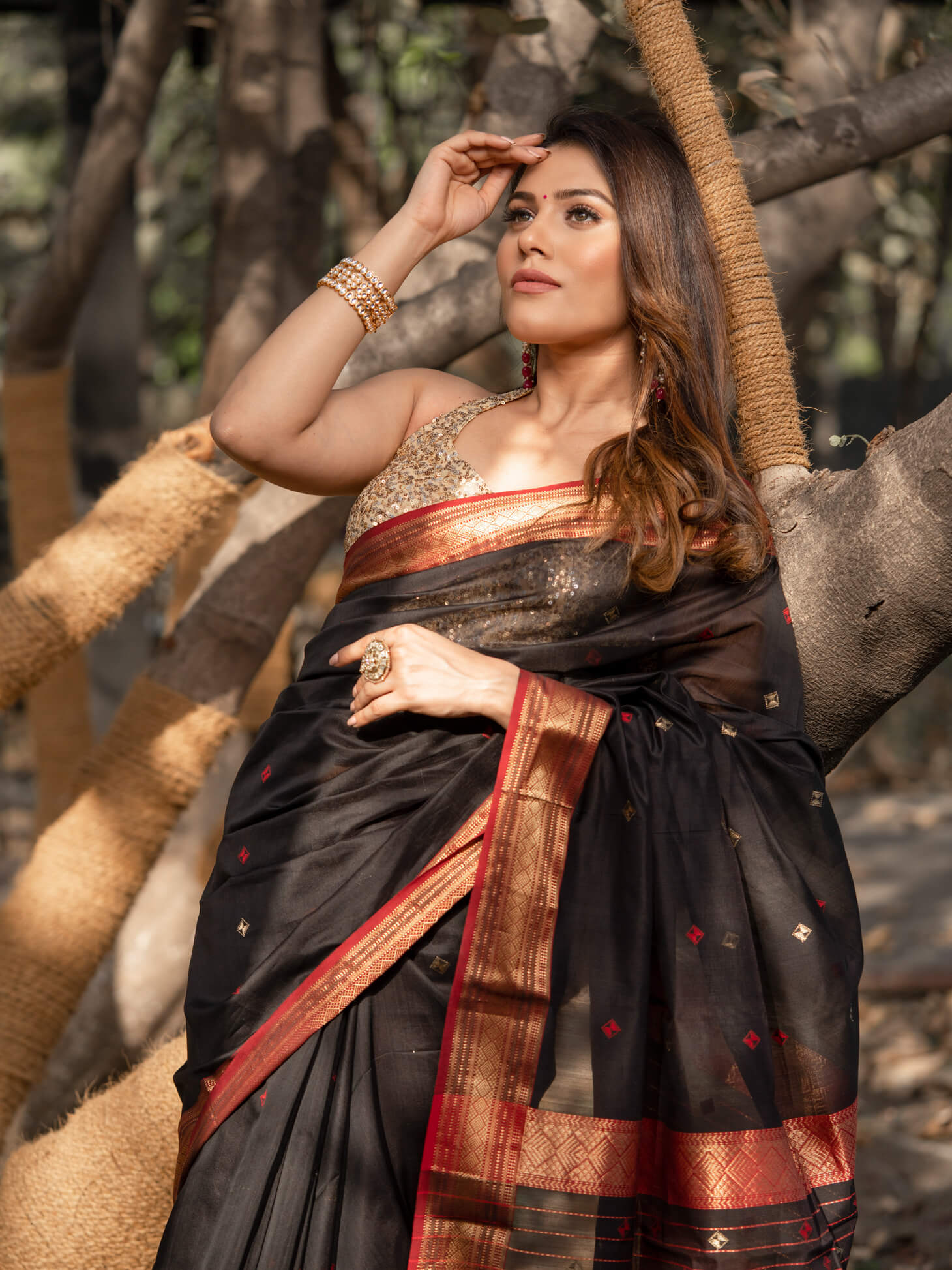 Desirable Black Linen Blend Saree With Unstitched Blouse Piece