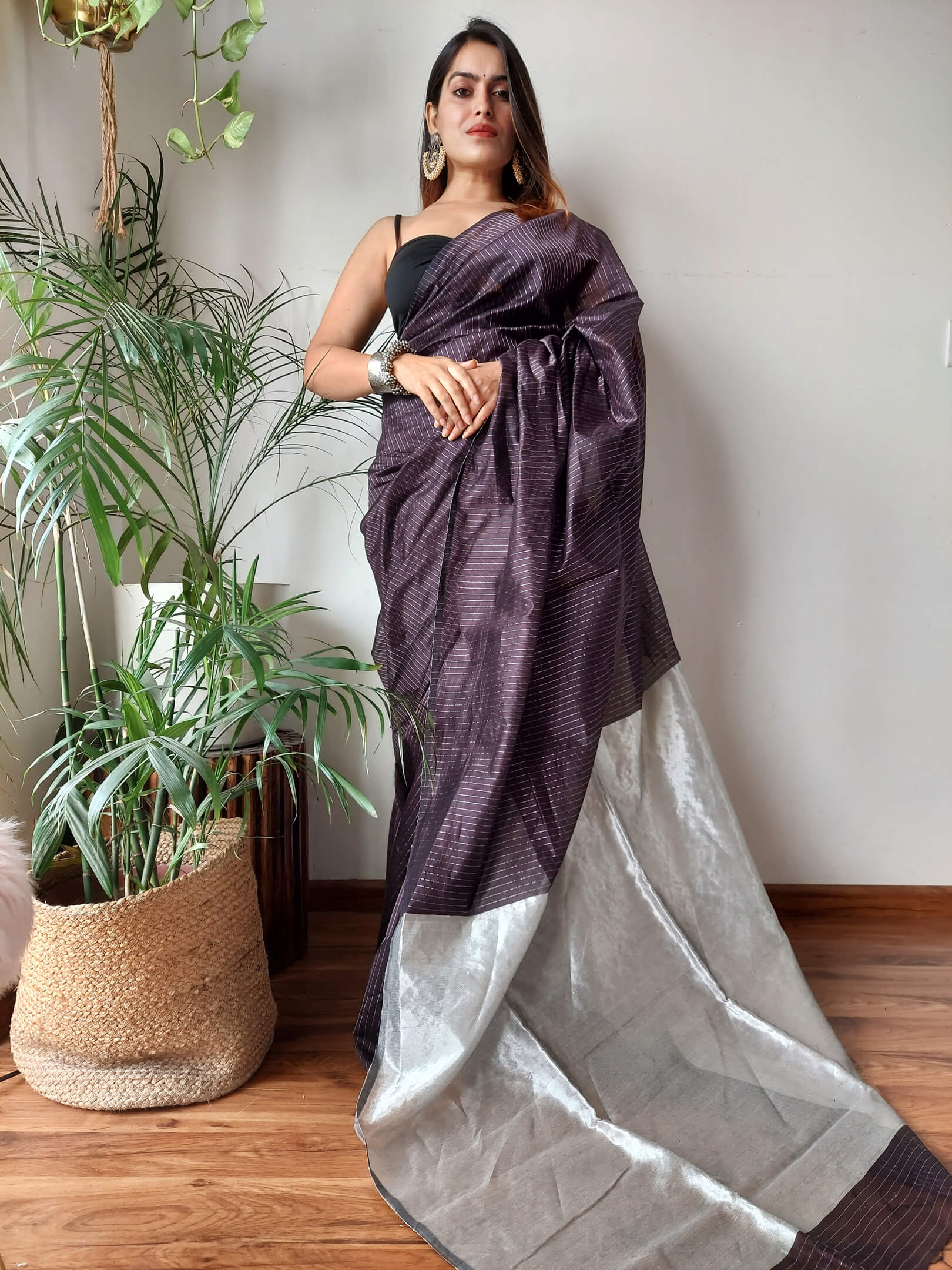 Impressive Violet Colored Party Wear Pure Linen Printed Saree