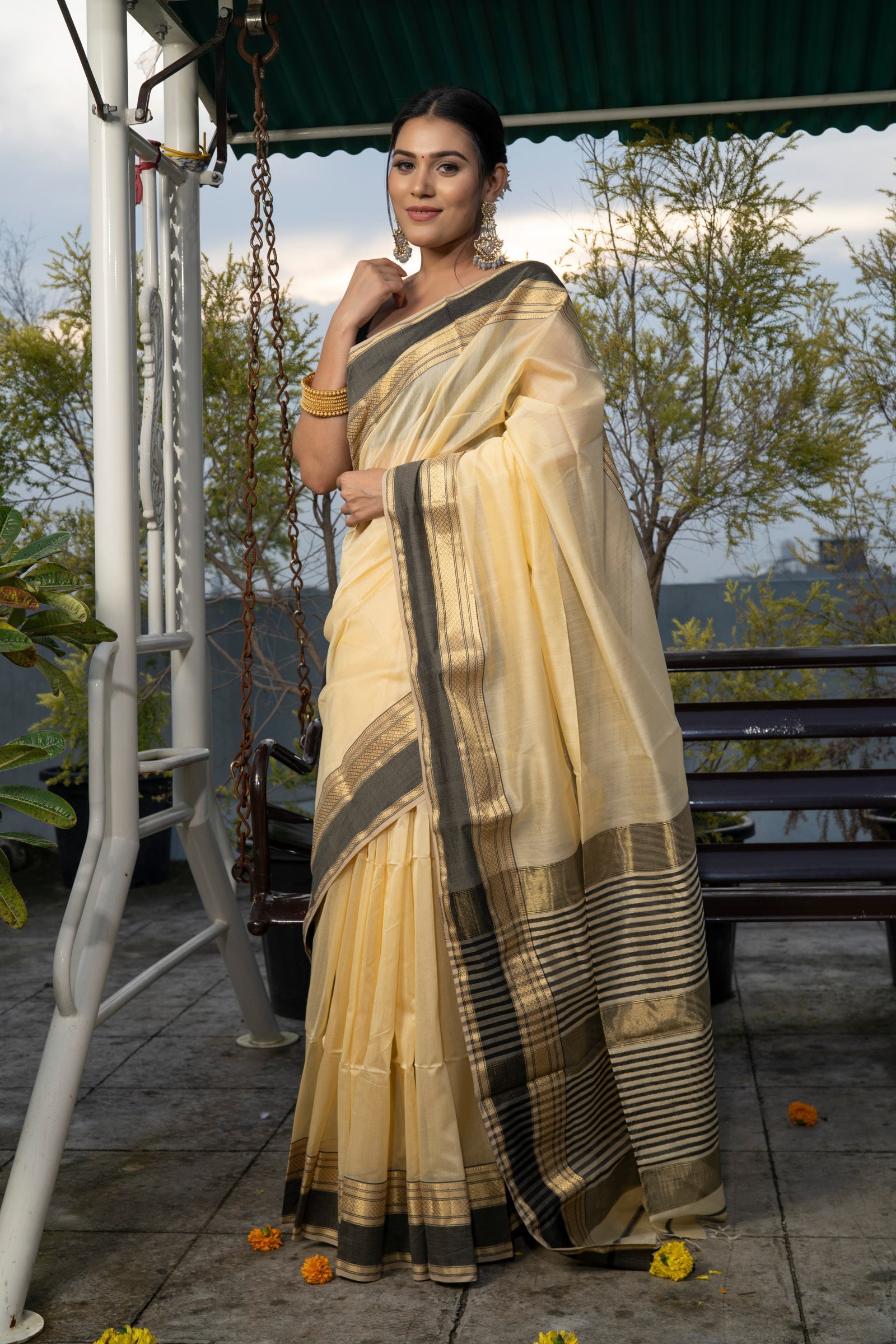 Awesome Beige Pure Linen Designer Printed Saree