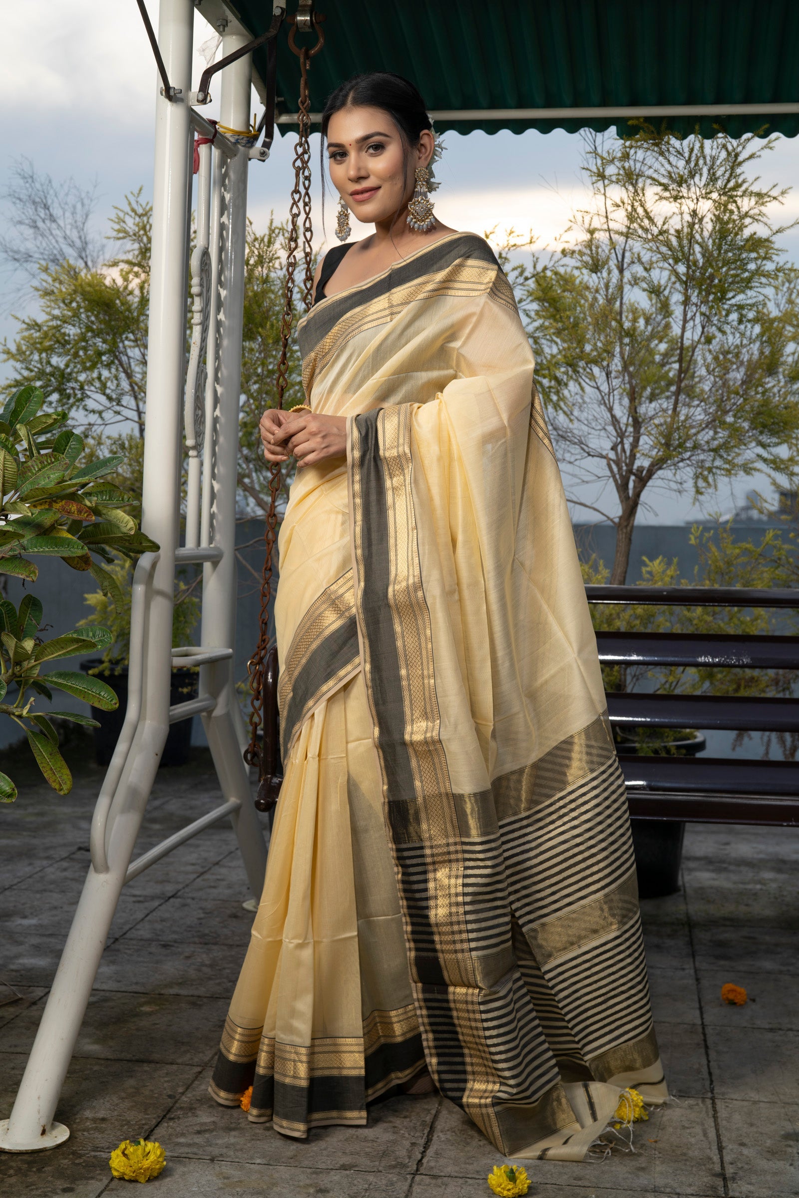 Awesome Beige Pure Linen Designer Printed Saree