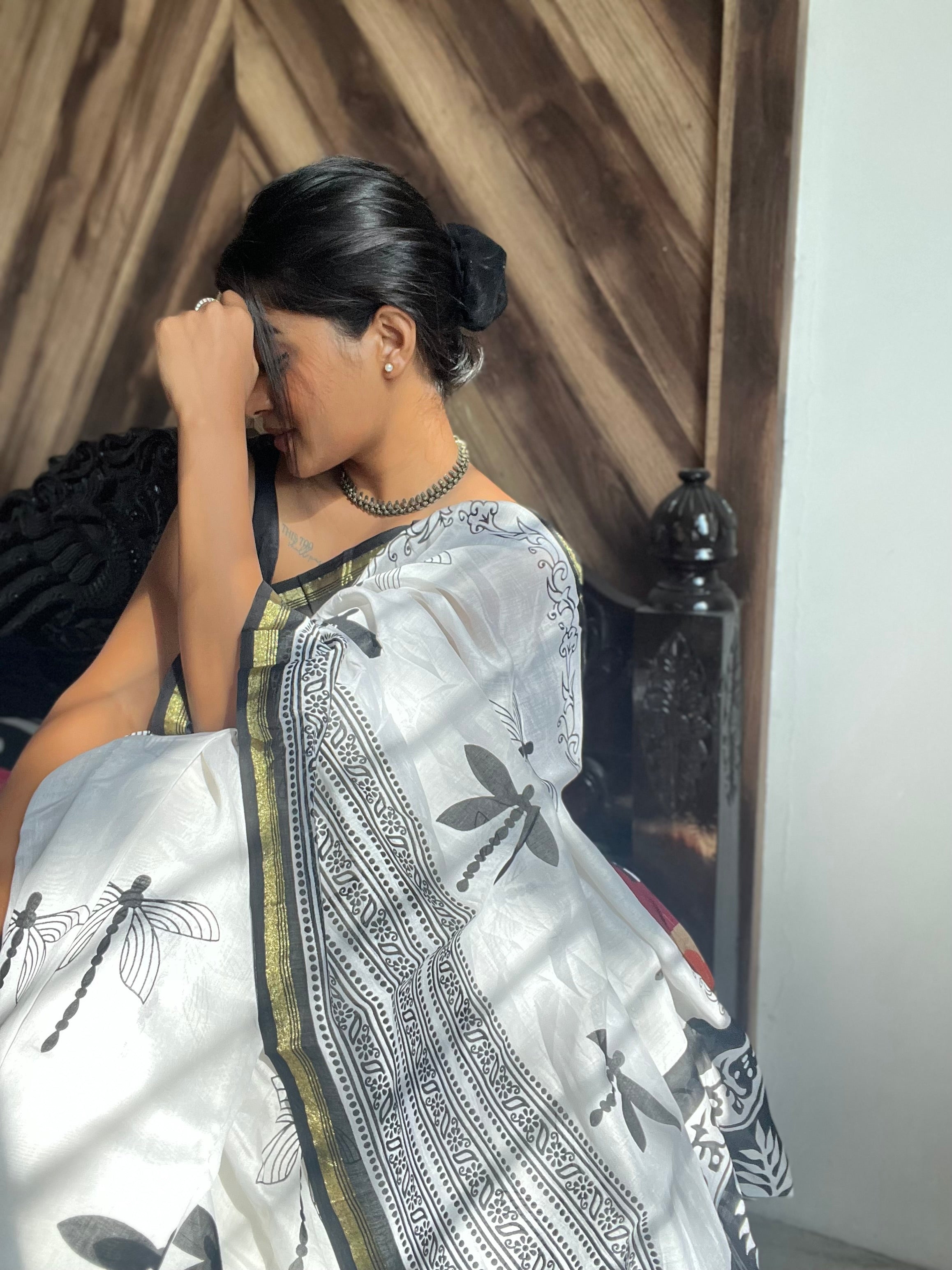 Stylish White Premium Linen Designer Saree