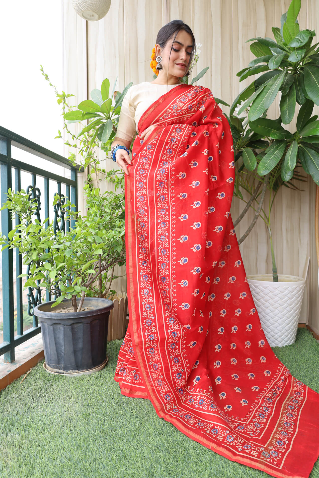 Pure Red Colored Festive Wear Linen Designer Saree