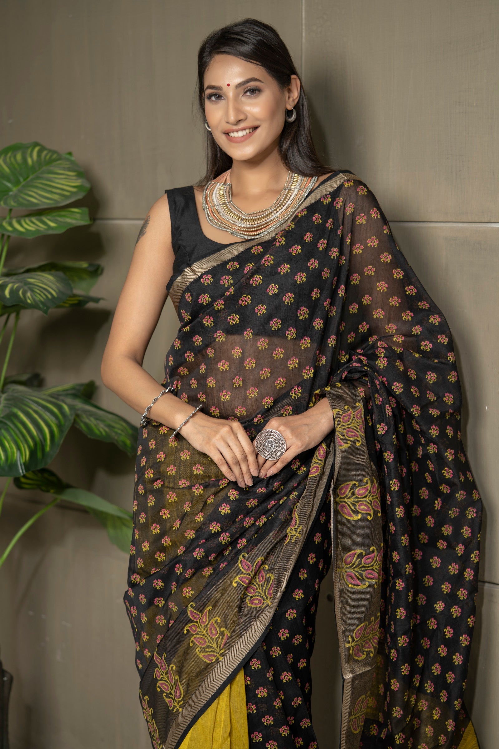 Women's Black & Yellow Colour Pure Linen Saree