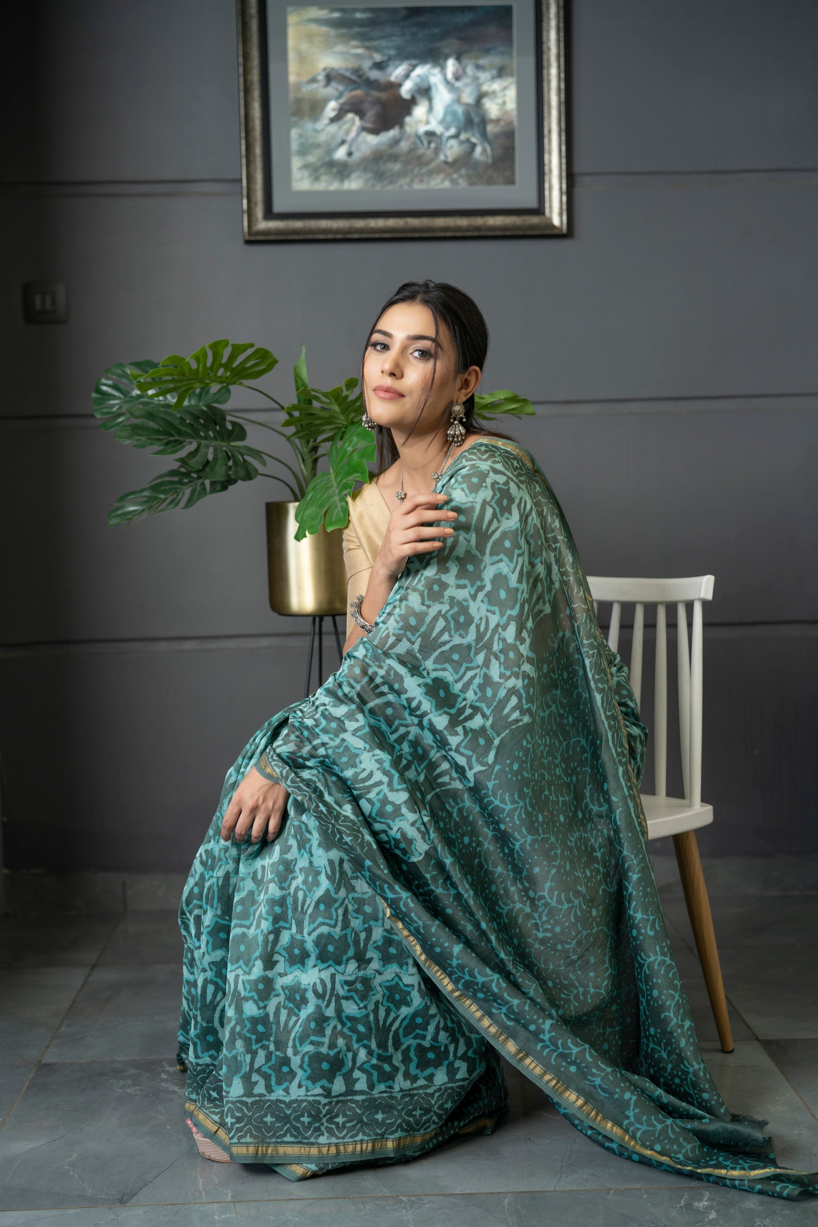 Amazing linen Saree With Appealing Blouse Piece