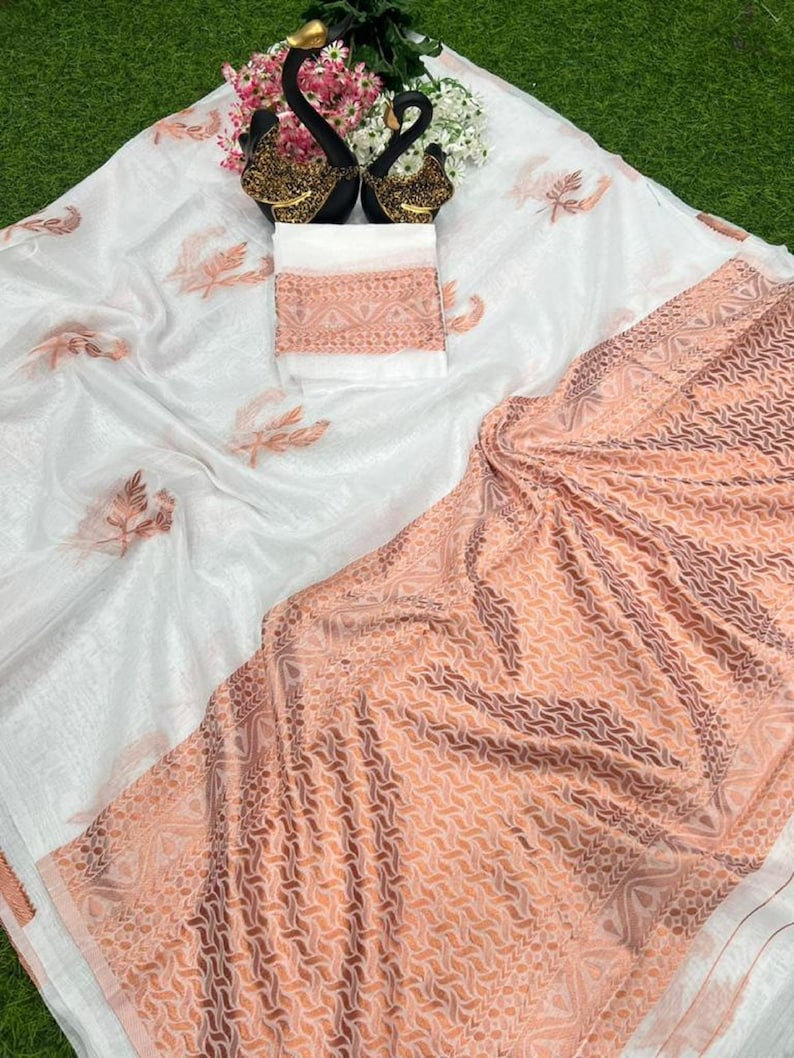 Exceptional Off White Colored Printed Saree For Women