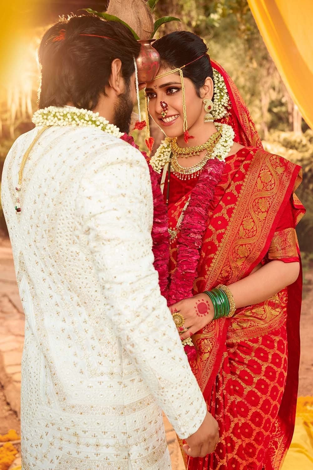 Bewitching Red Soft Silk Saree with Unique Blouse Piece