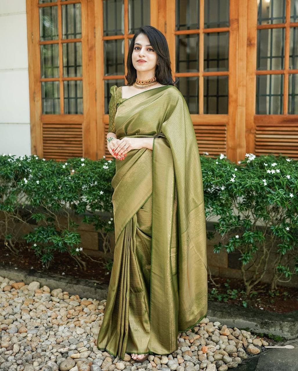 Bucolic Green Soft Kanjivaram Silk Saree With Incredible Blouse Piece