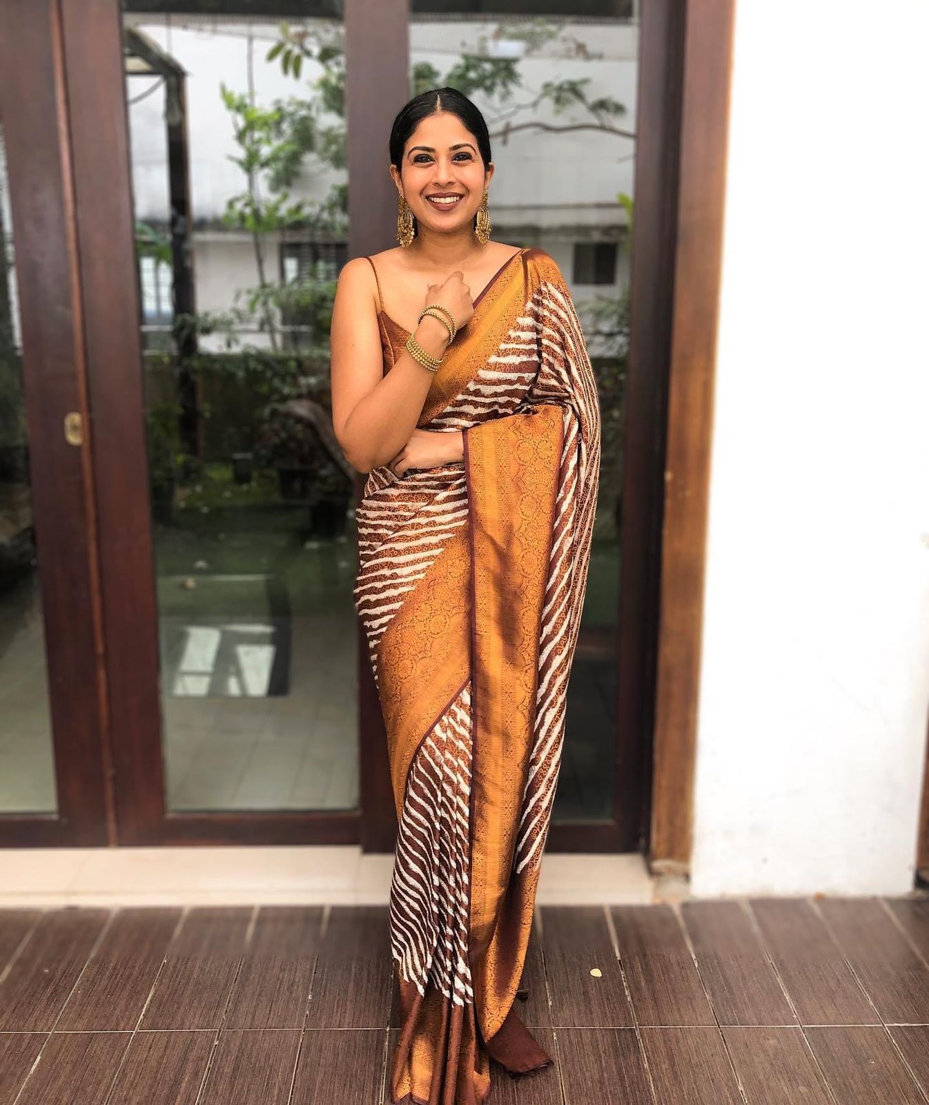 Pleasurable Brown Soft Banarasi Silk Saree With Magnetic Blouse Piece