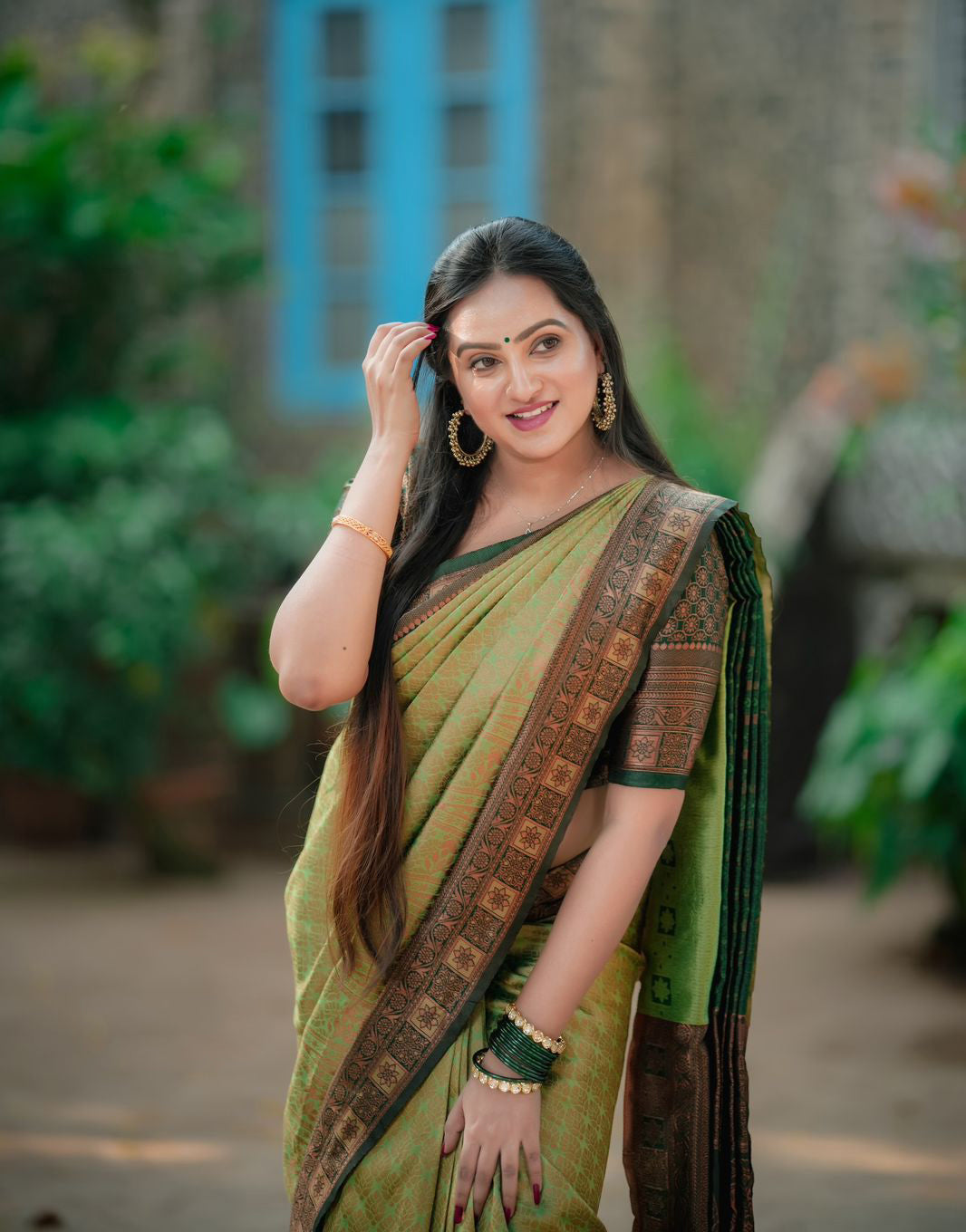 Unique Green Soft Silk Saree With Gratifying Blouse Piece