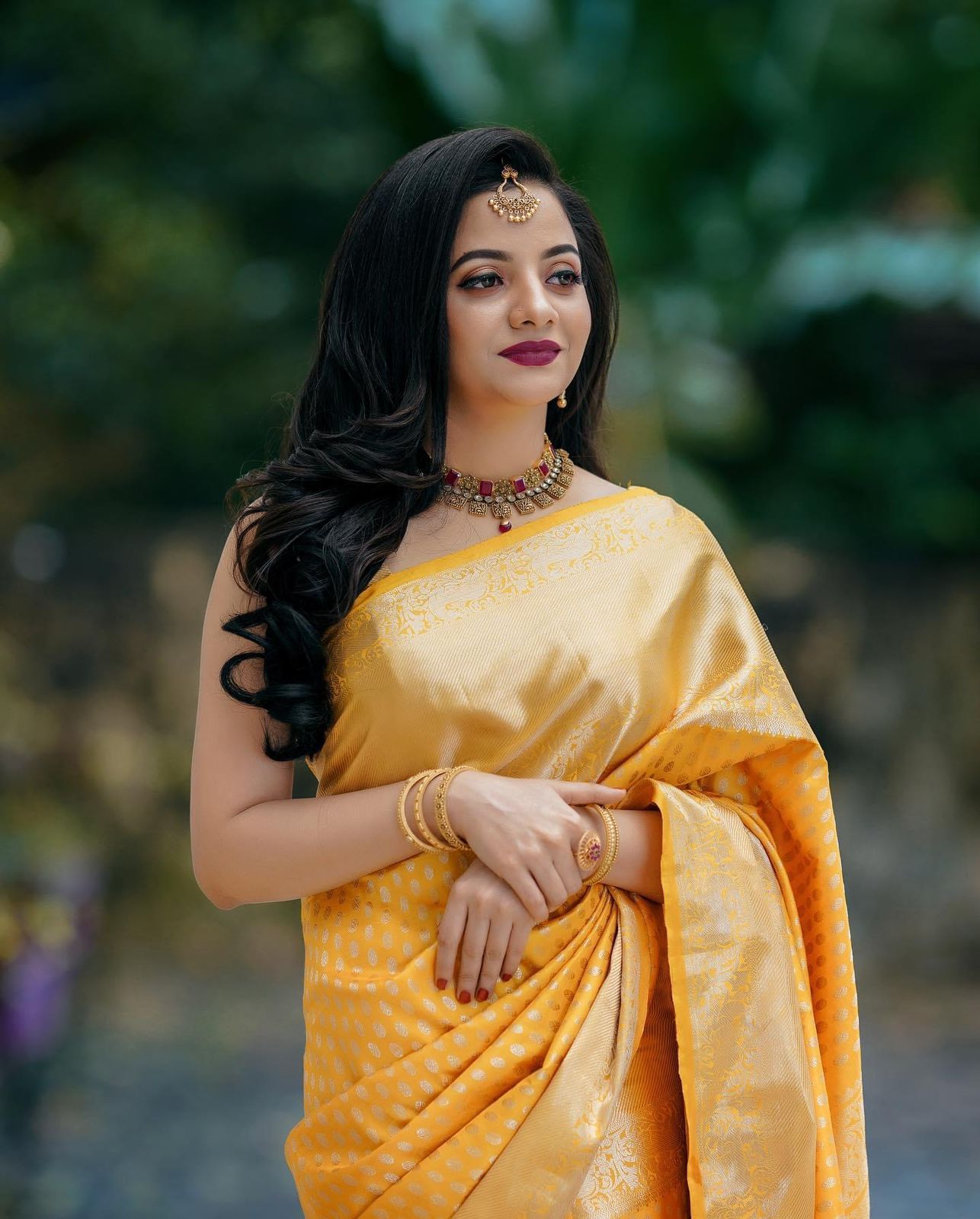 Beleaguer Yellow Soft Banarasi Silk Saree With Breathtaking Blouse Piece