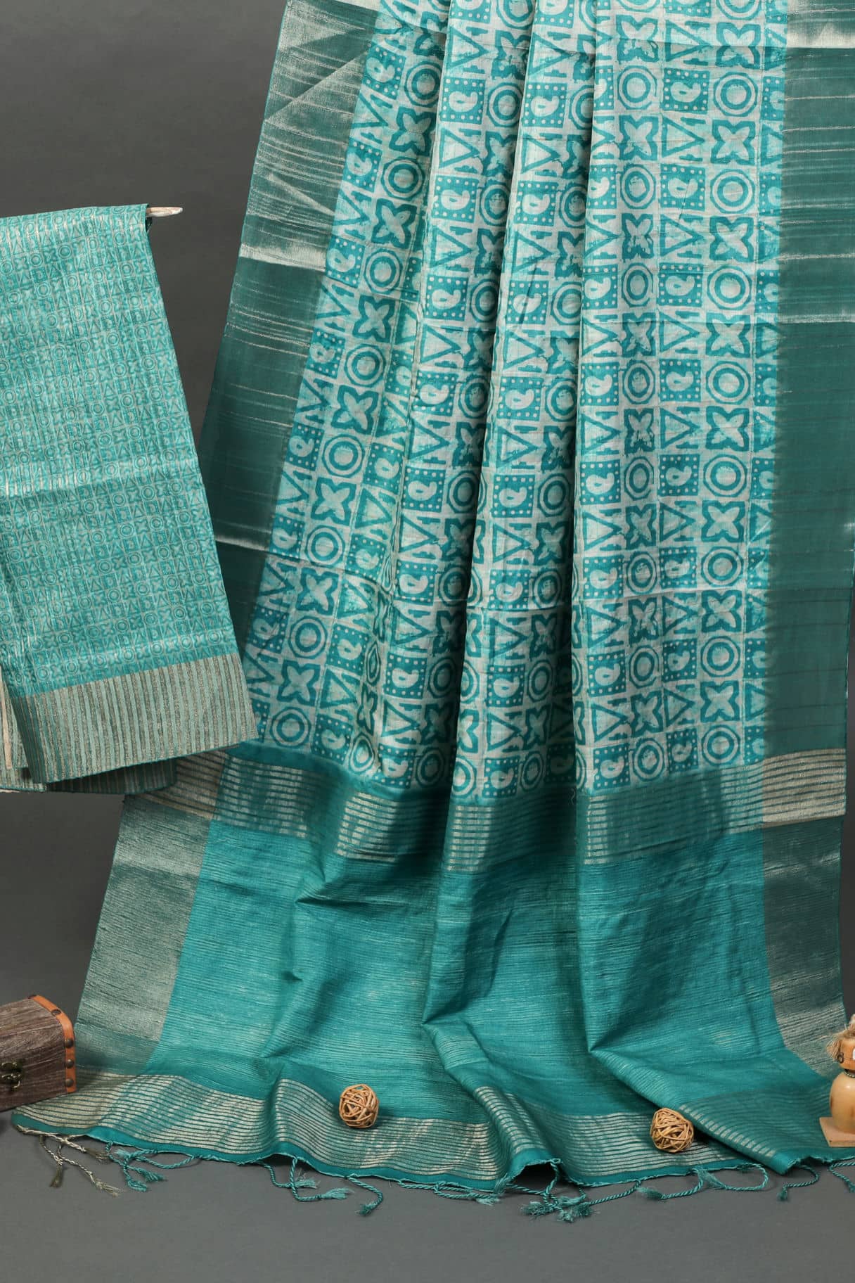 Stunning Sea Green Colored Cotton Linen Designer Printed Saree
