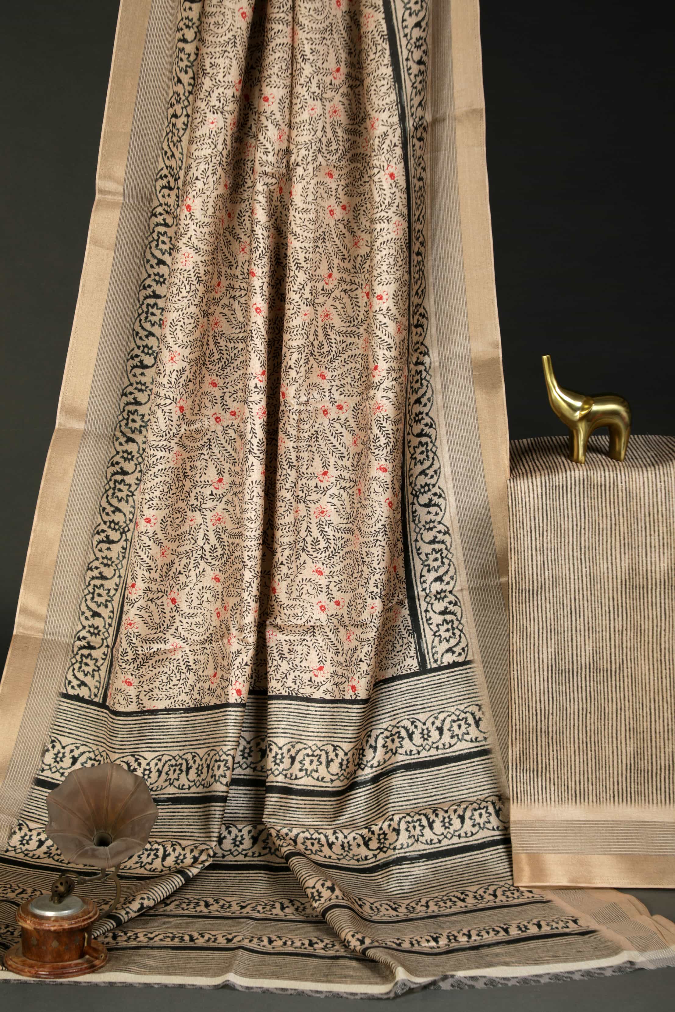 Impressive Golden Colored Cotton Linen Designer Printed Saree
