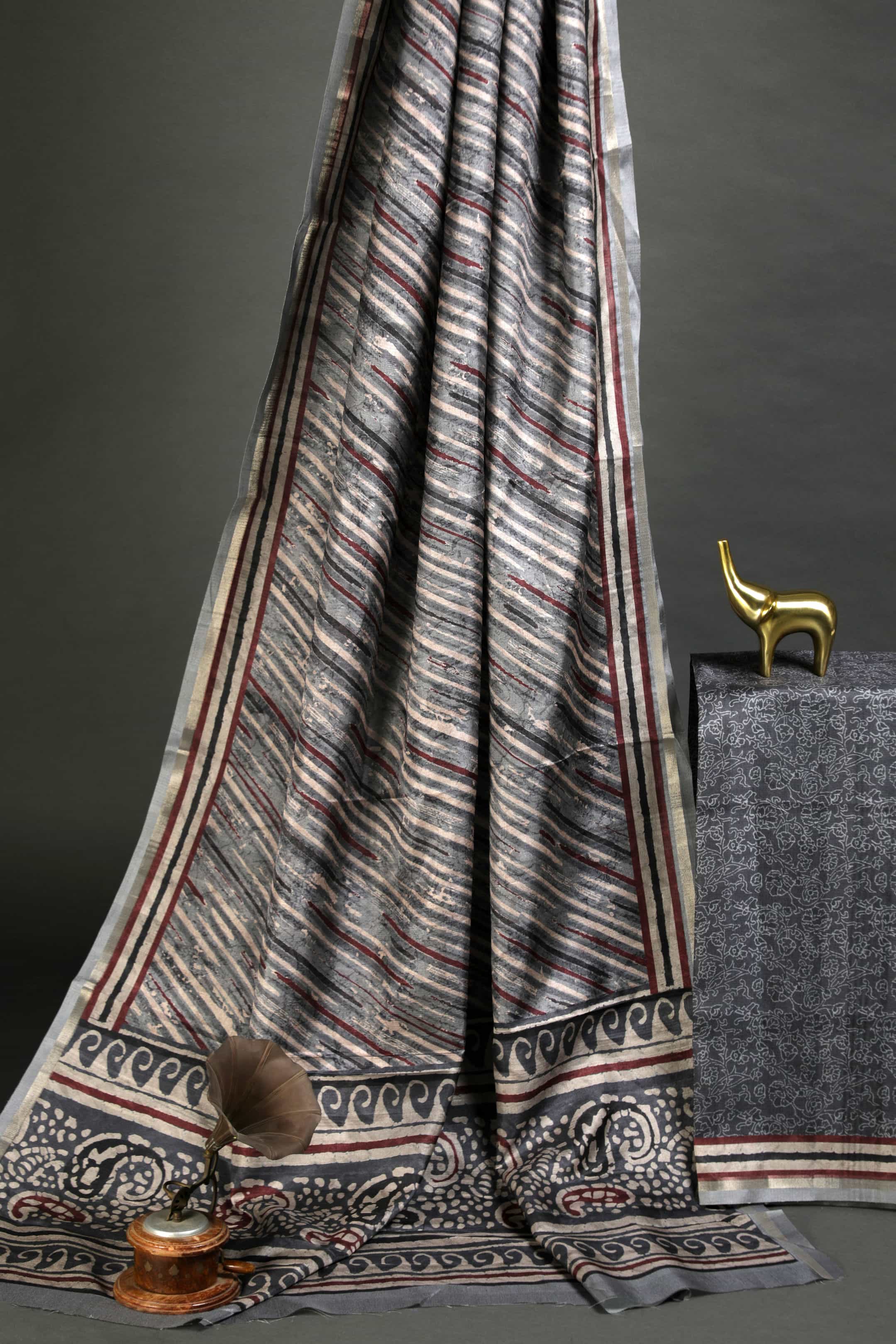 Prominent Multi Colored Cotton Linen Designer Printed Saree