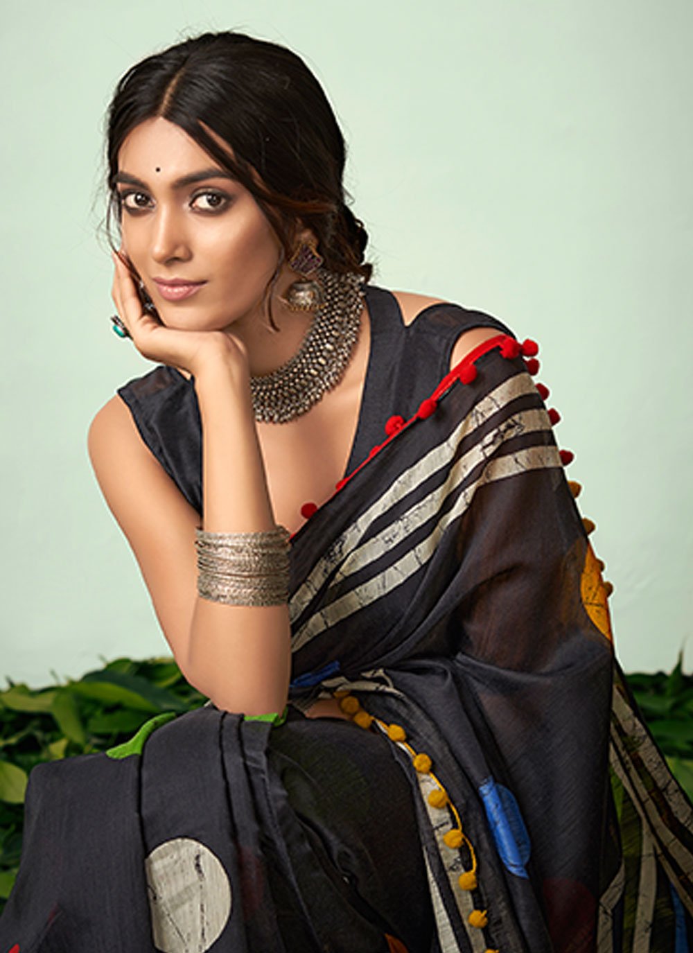 Beautiful Black Color Printed Linen Saree