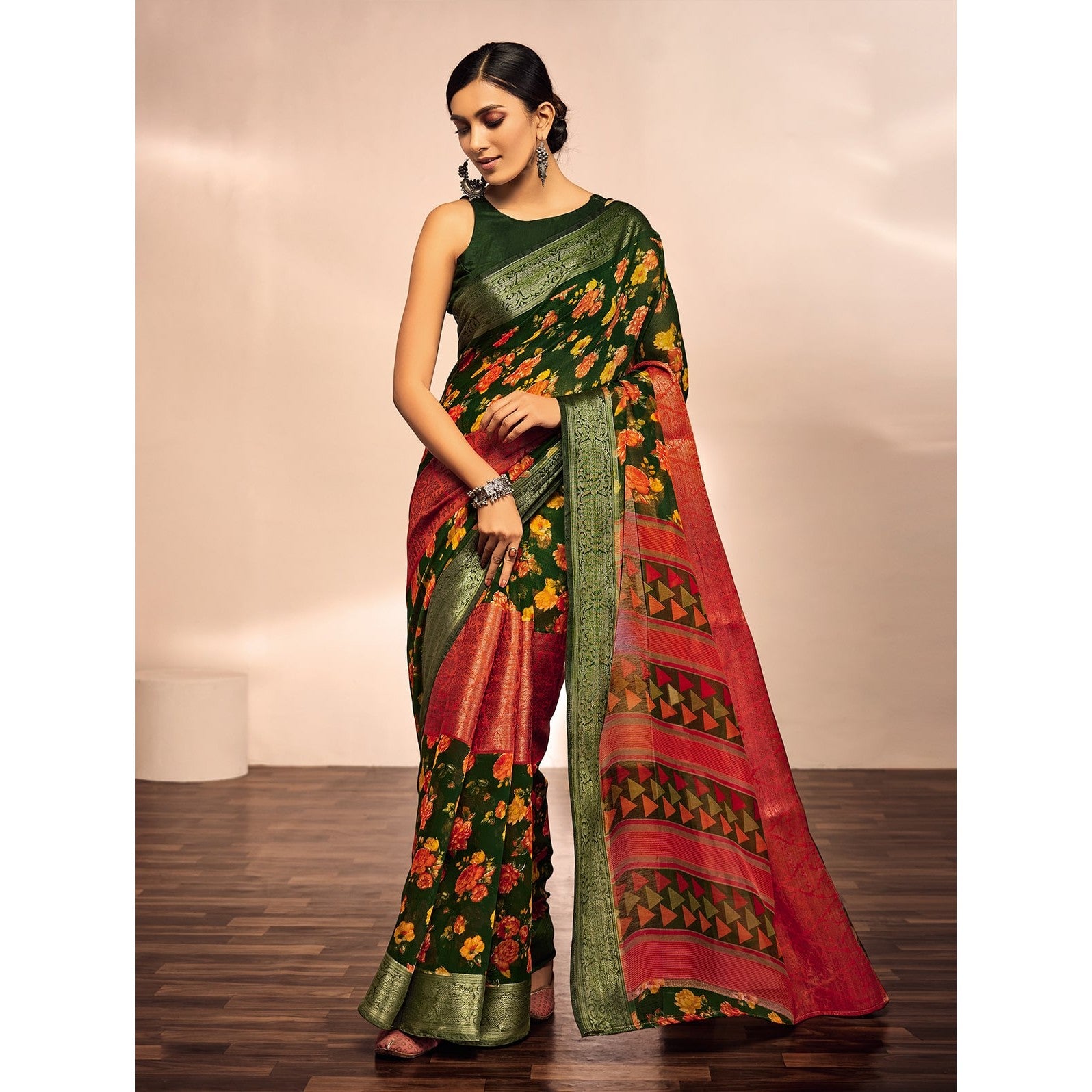 White And Red Casual Wear Printed Linen Saree