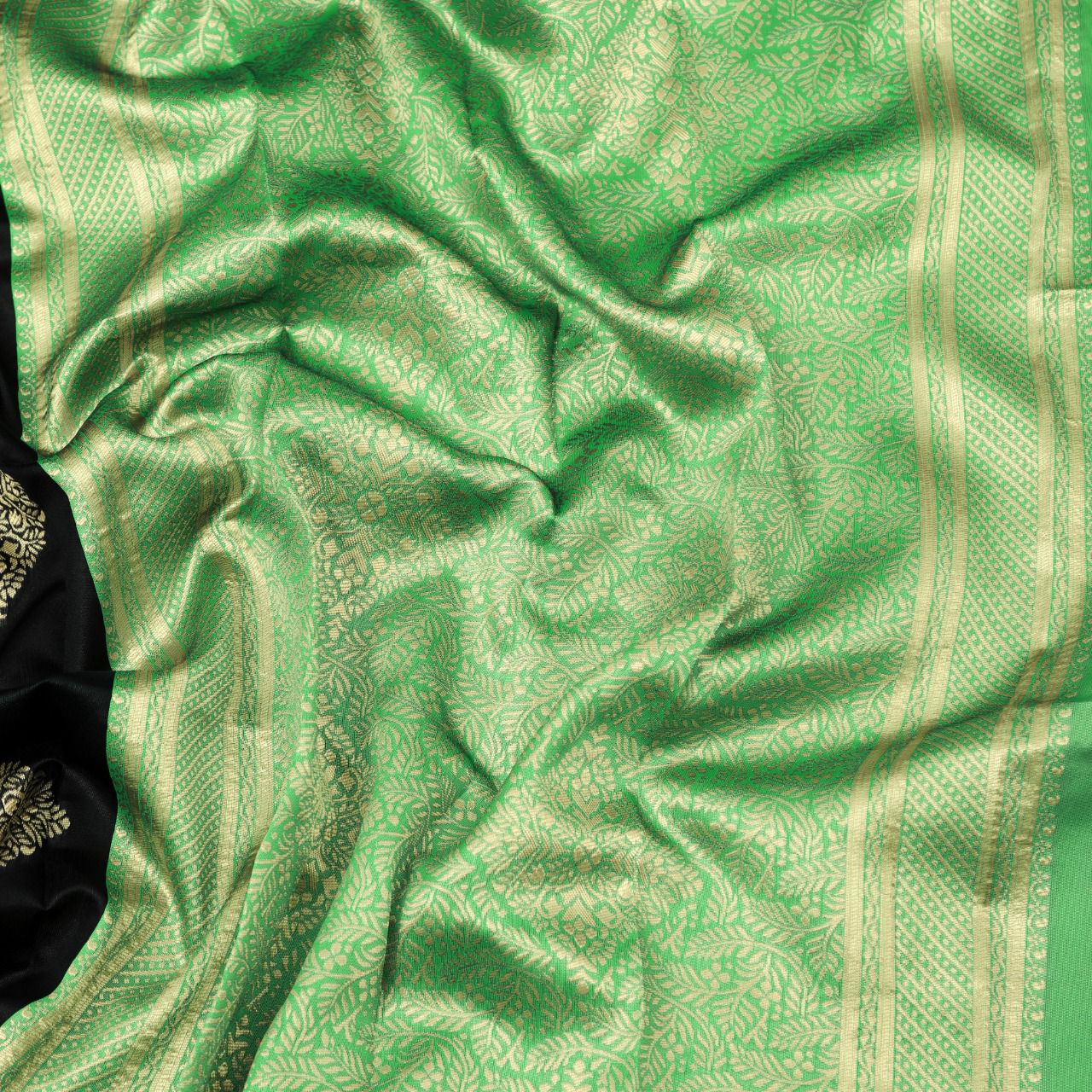 Quintessential Black Soft Silk Saree With Attractive Blouse Piece