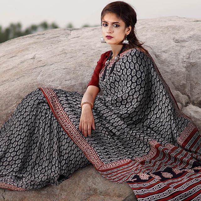 Pure Linen Radiant Black Saree, Printed Party Wear