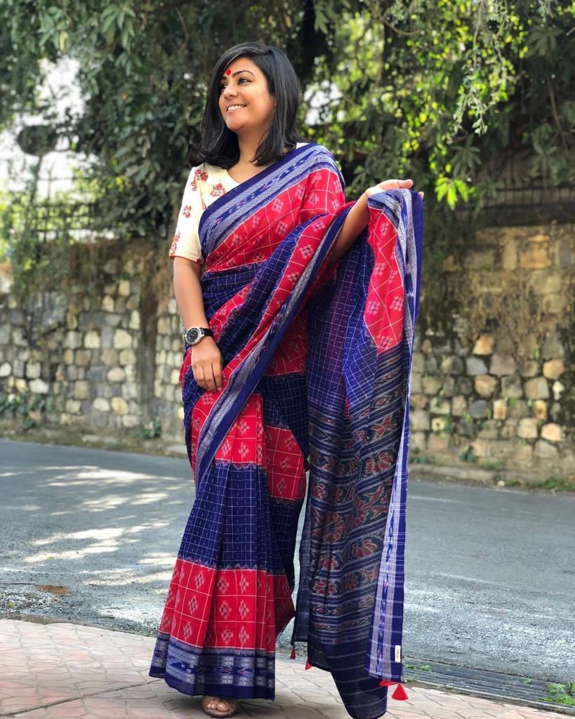 Handloom Mul Pink and Dark Blue Color Saree