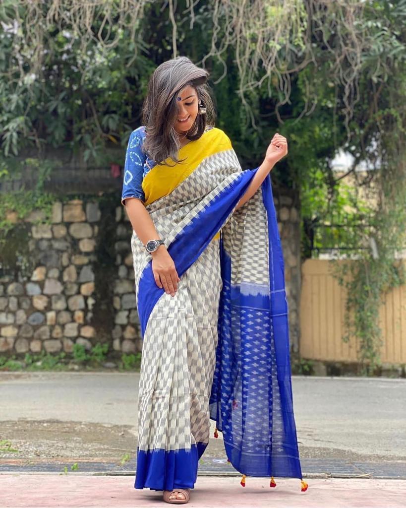 mul cotton blue and white colour saree