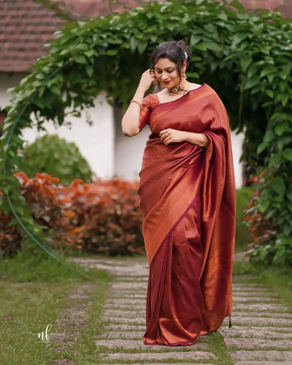 Artistic Maroon Soft Silk Saree With Profuse Blouse Piece