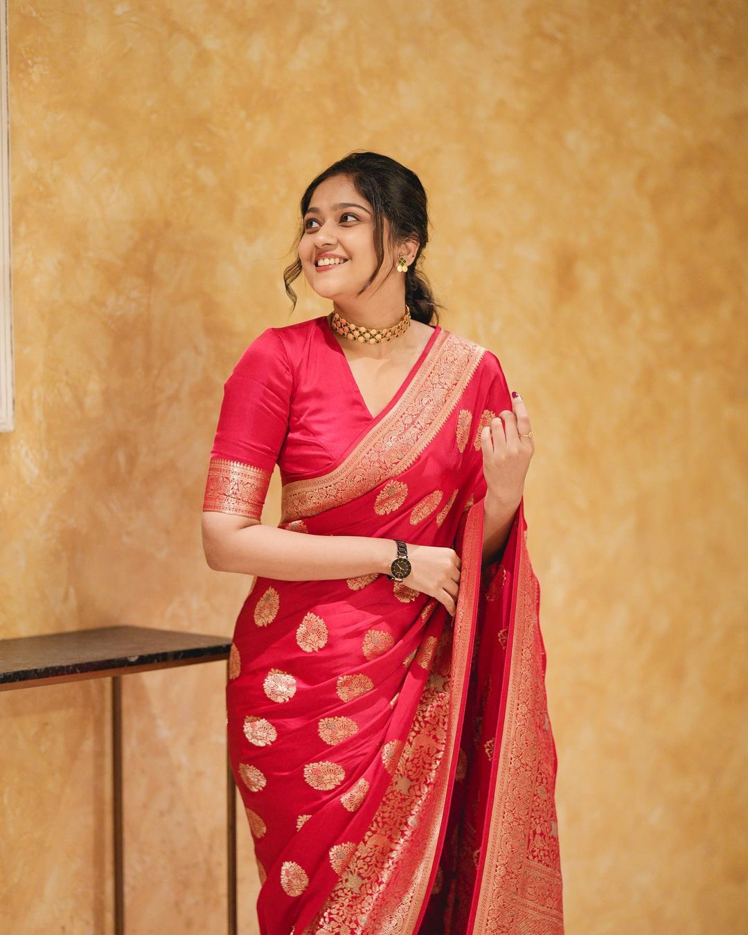 Engrossing Red Soft Silk Saree With Classic Blouse Piece