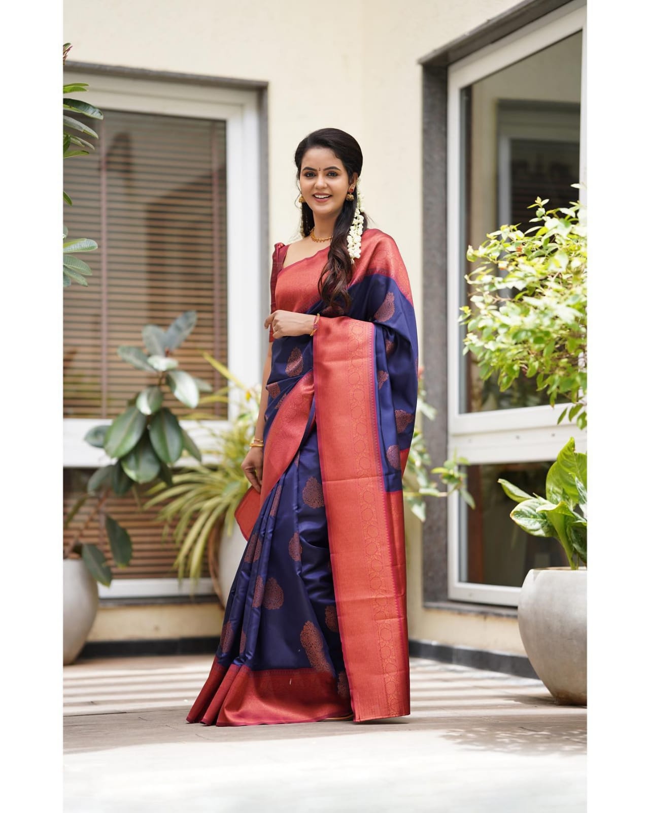 Tempting Navy Blue Soft Silk Saree With Glittering Blouse Piece